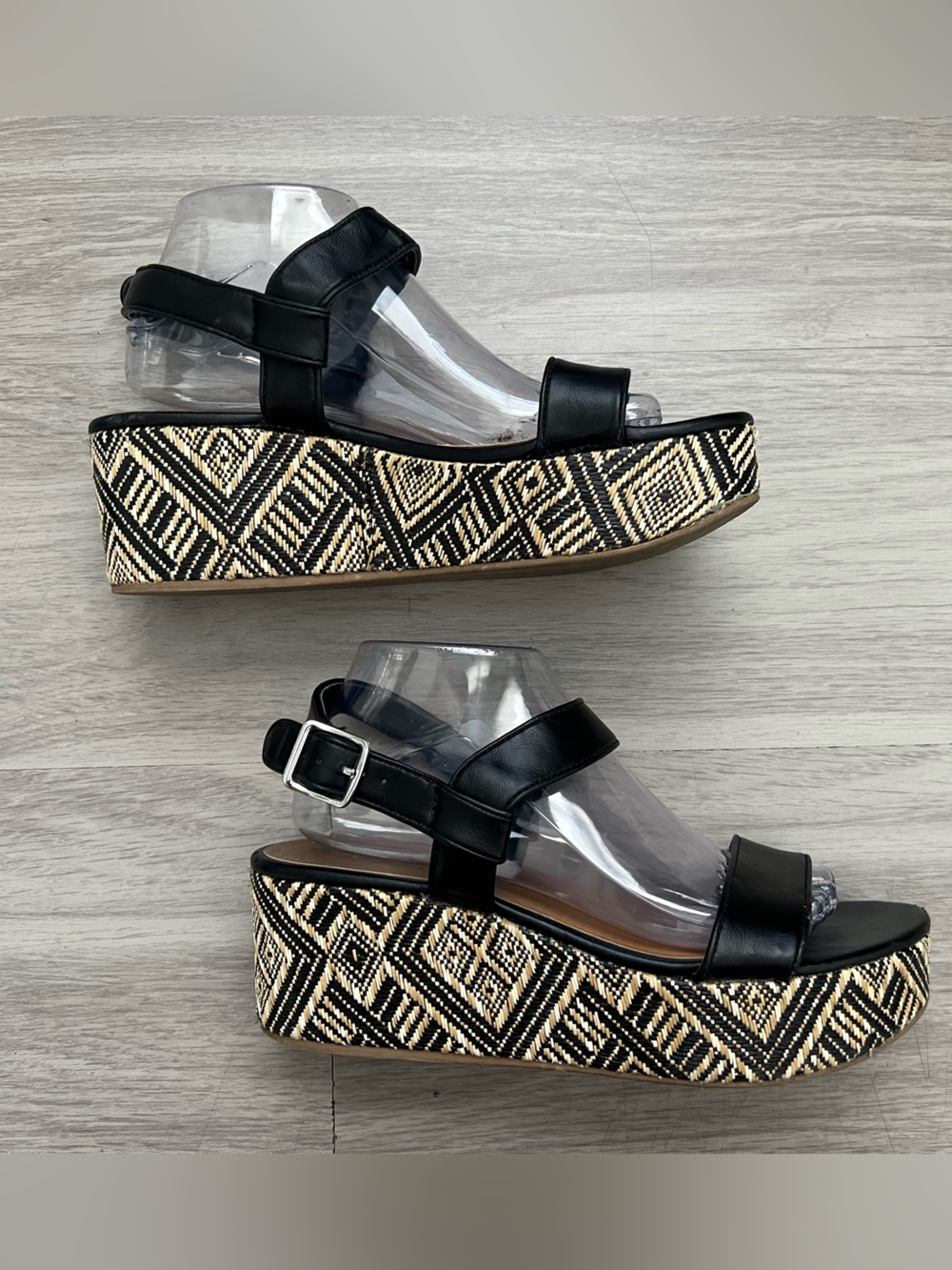 dv by Dolce Vita Platform Sandals Black Geometric Wedge Size 9.5